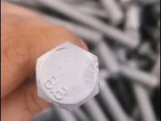 鍍鋅高強(qiáng)度8.8級(jí)六角頭螺栓